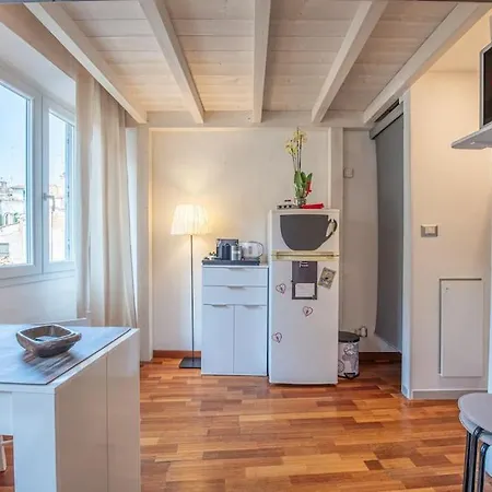 Uffizi Gallery In The Heart Of The Apartment Florence